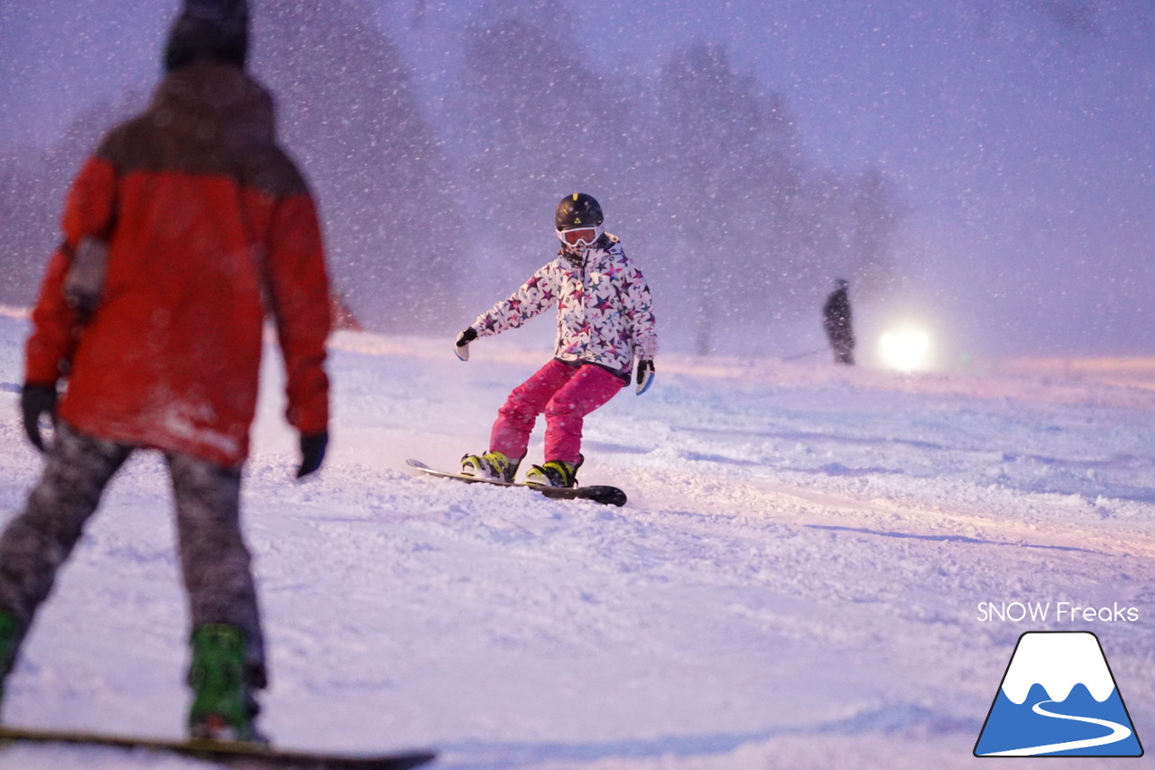 記録的大雪となった夕張マウントレースイは、午後からでもパウダー天国!!